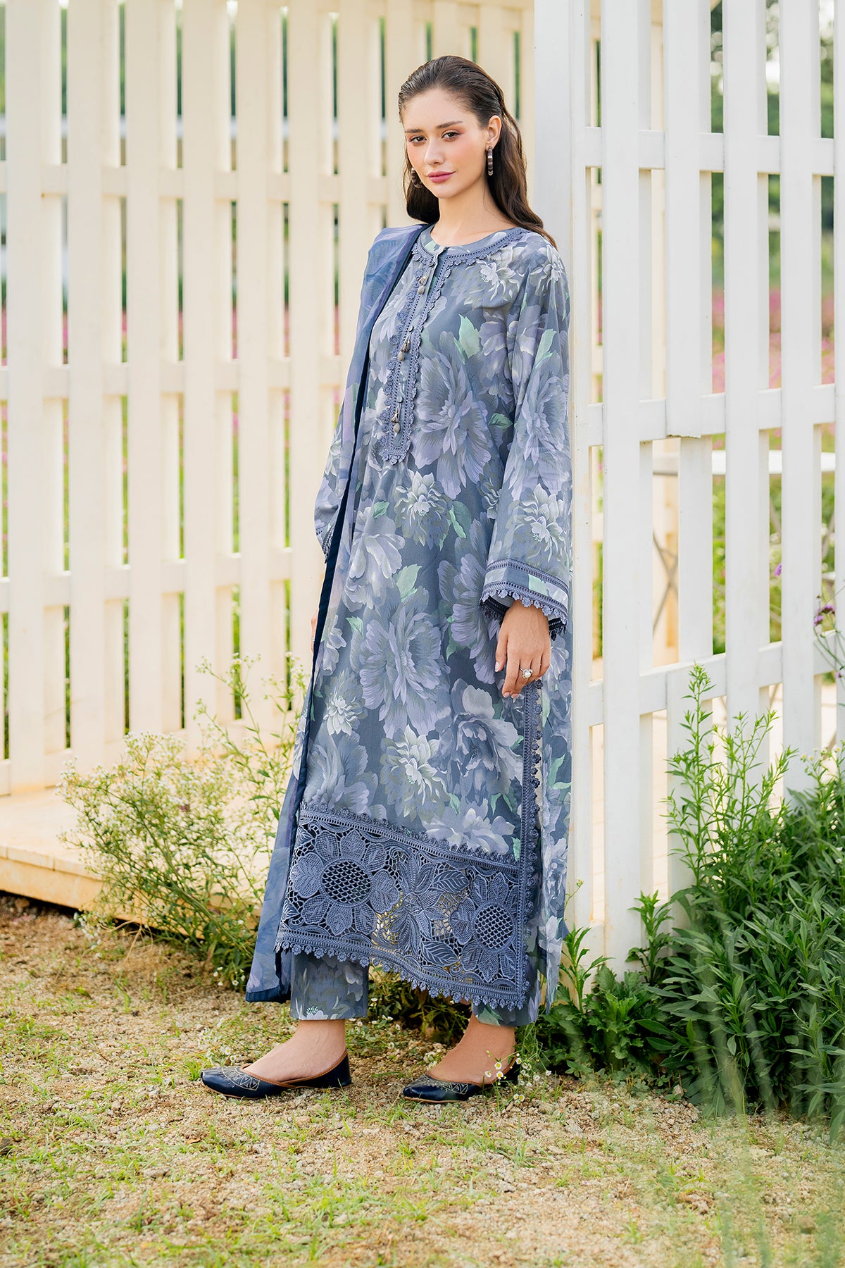 EMBROIDERED LAWN UF-4219