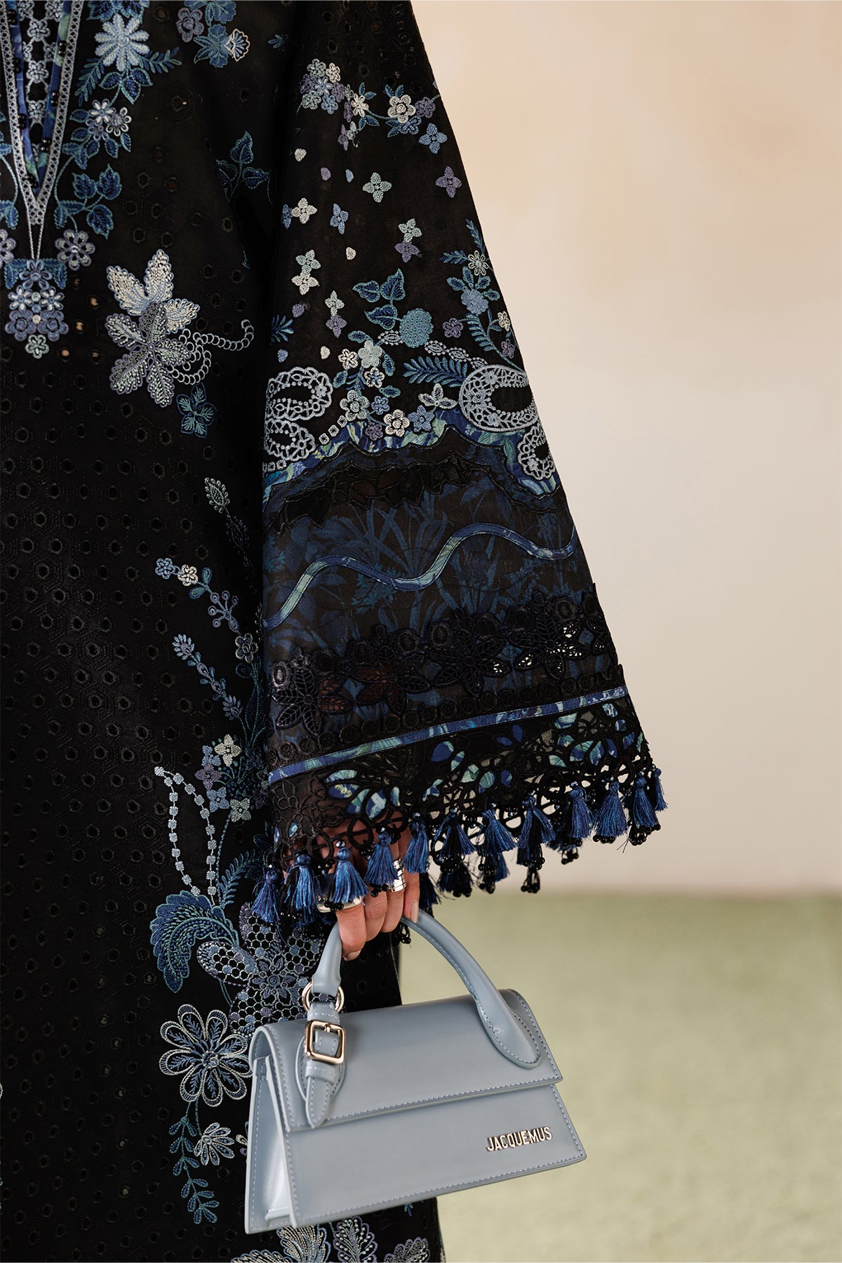 EMBROIDERED LAWN EL26-D08 STITCHED