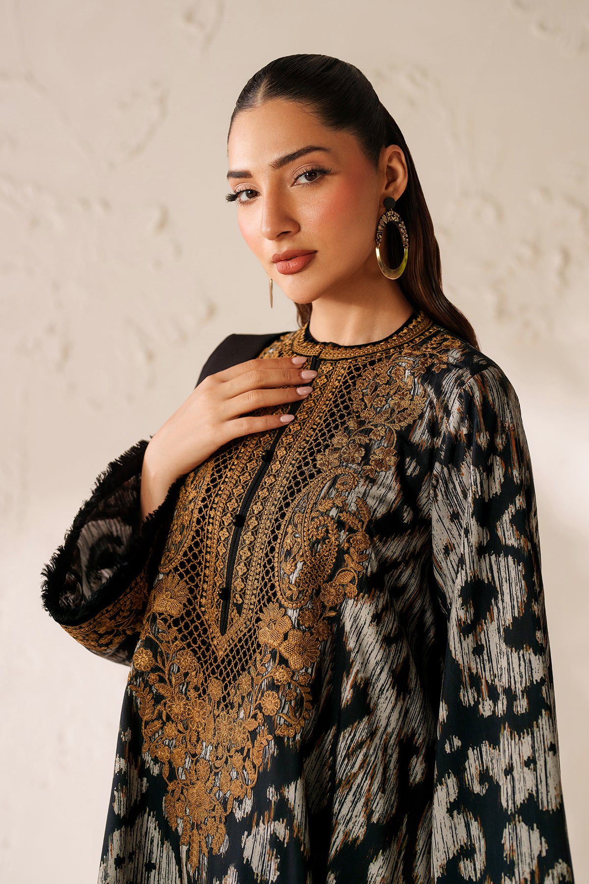 EMBROIDERED VISCOSE SILK UF-4289