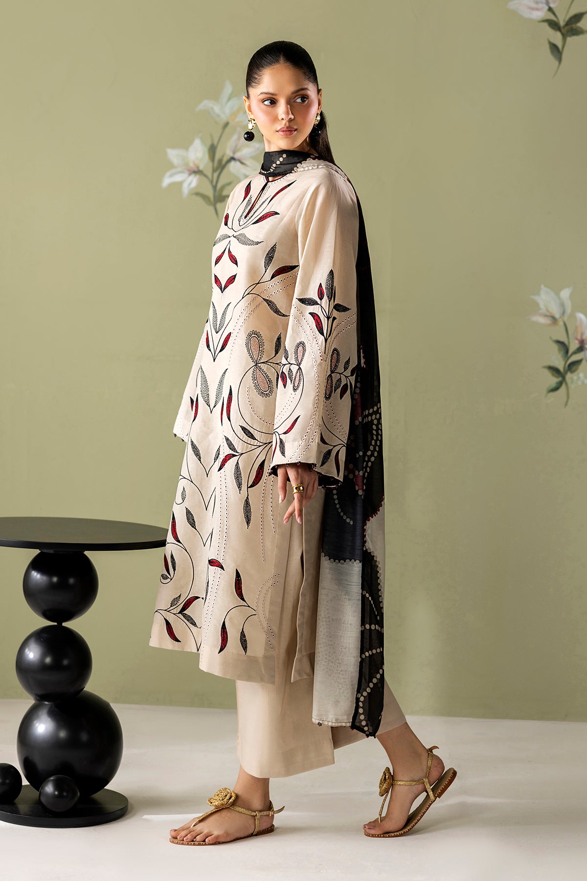 EMBROIDERED LAWN UF-4418