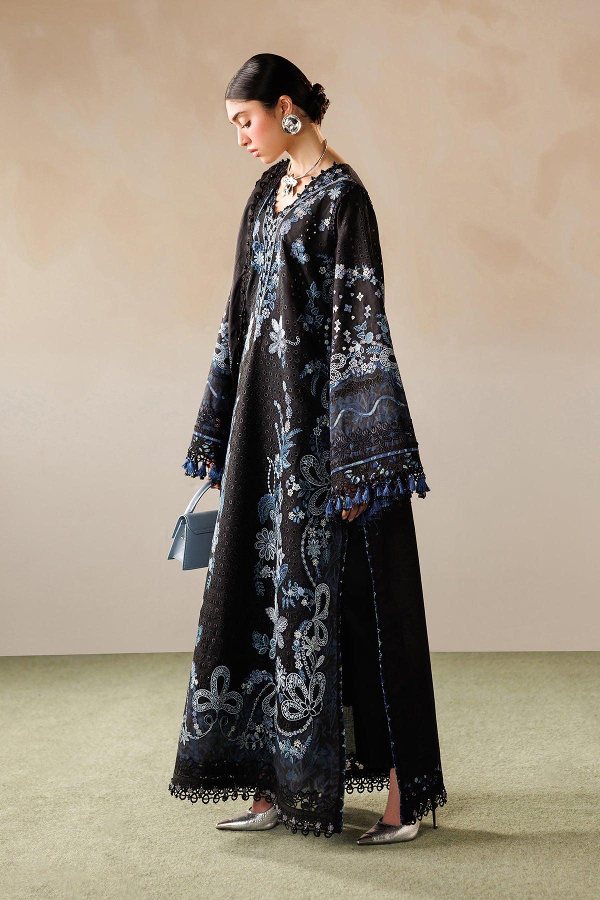 EMBROIDERED LAWN EL26-D08 STITCHED