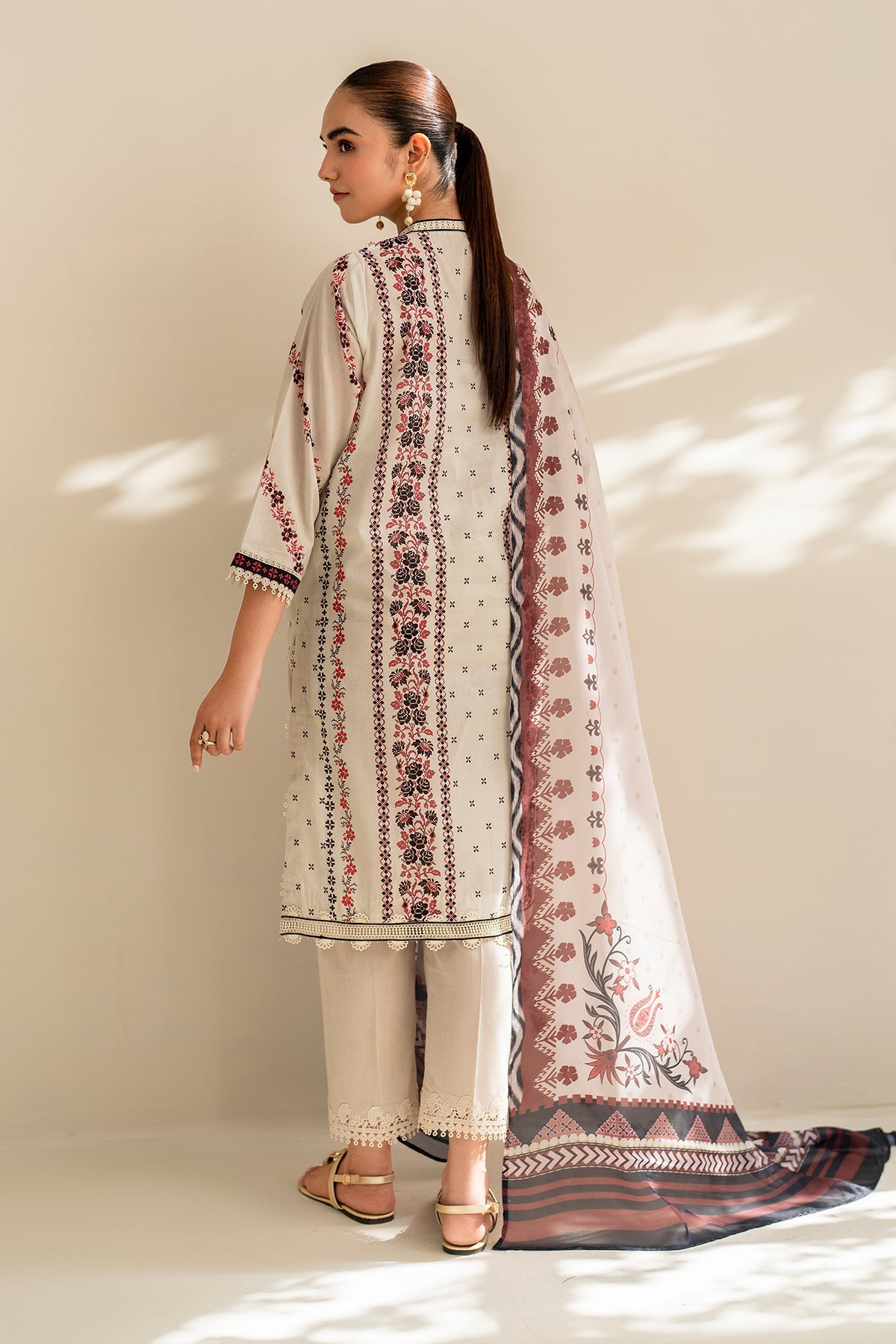 EMBROIDERED LAWN SF-678