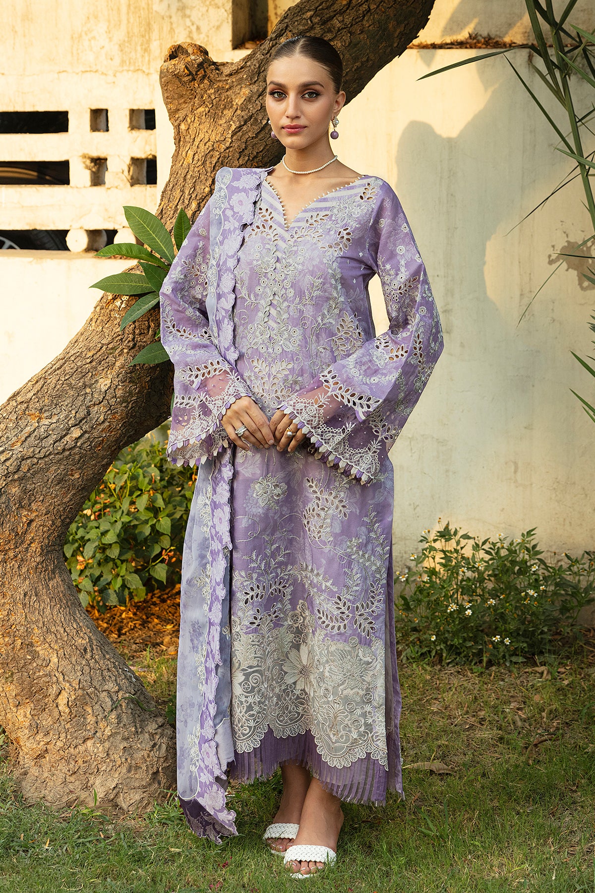 EMBROIDERED  LAWN UF-381