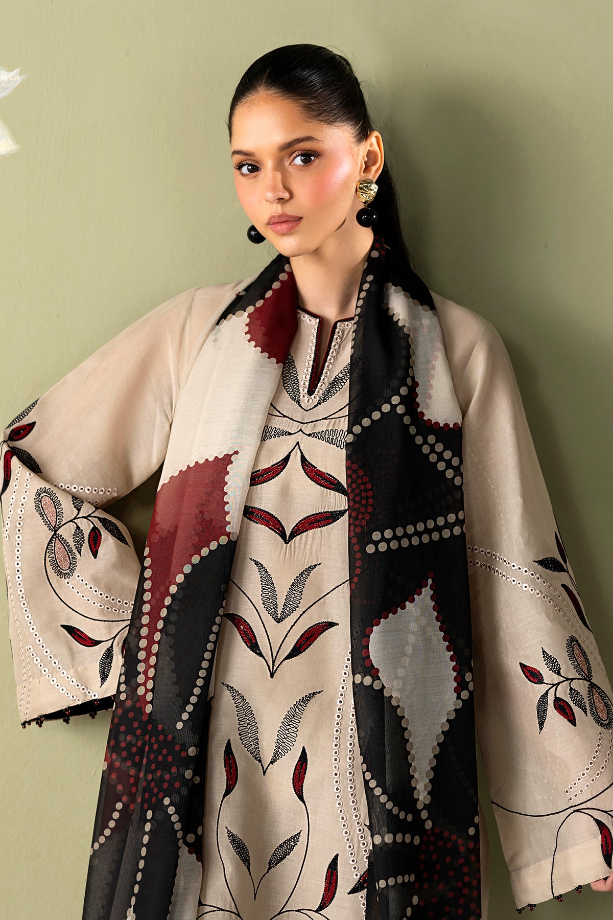 EMBROIDERED LAWN UF-4418