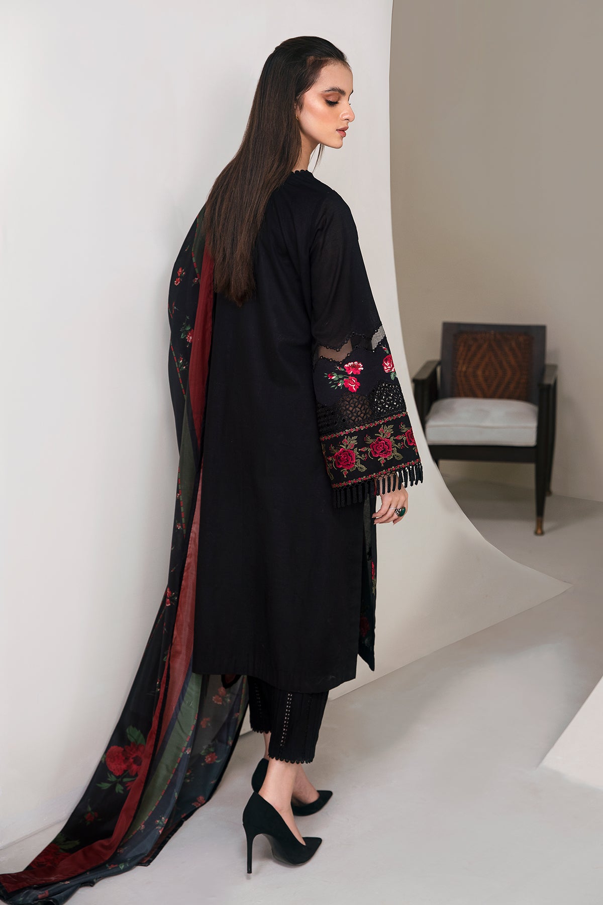 EMBROIDERED LAWN UF-361
