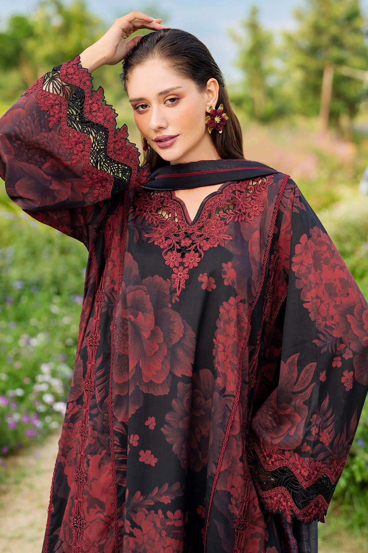 EMBROIDERED LAWN UF-4220