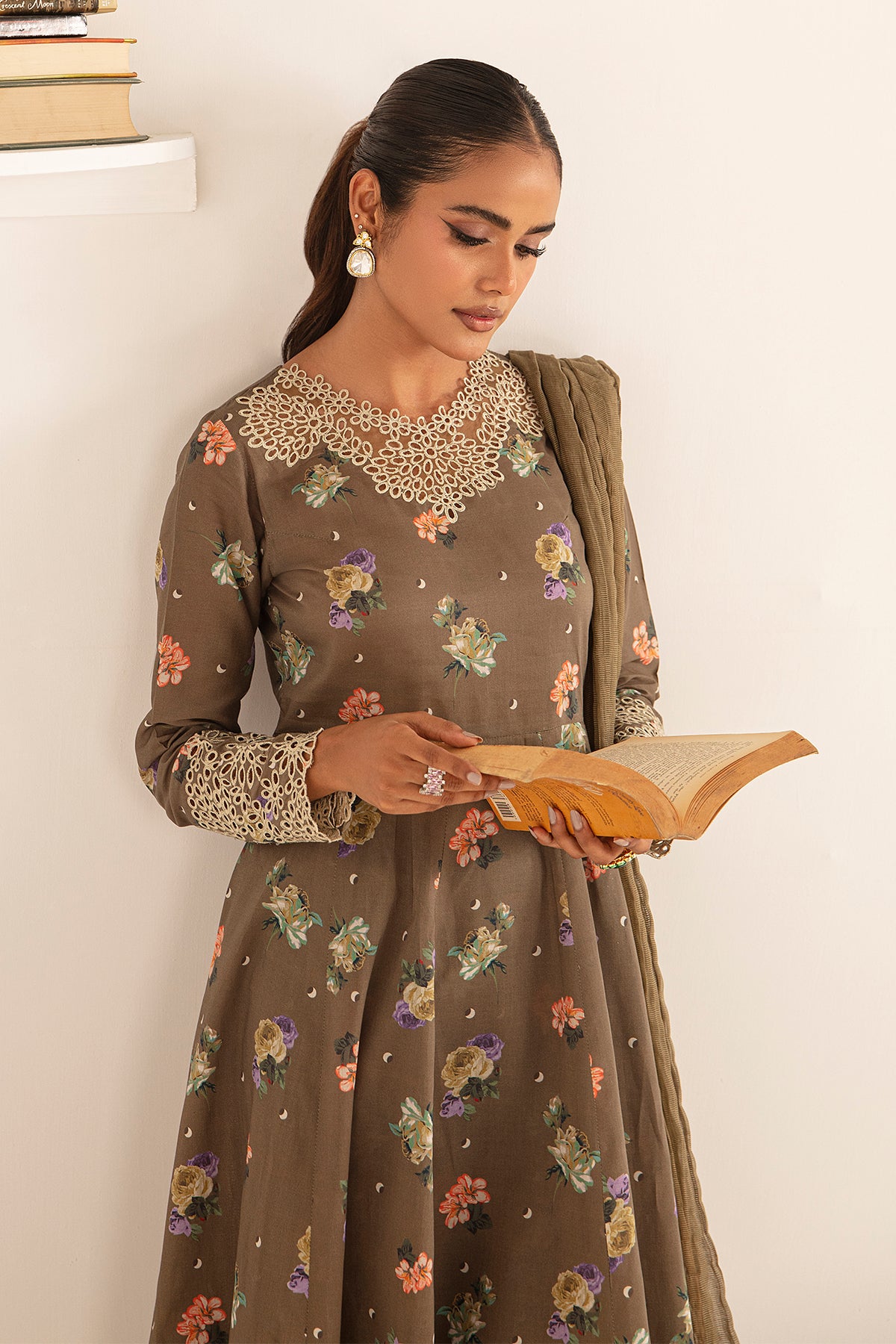 EMBROIDERED LAWN UF-407