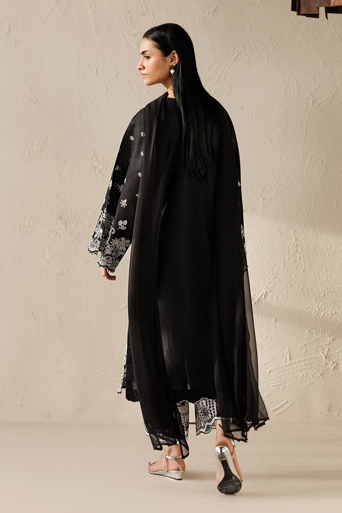 EMBROIDERED LAWN UF-4522