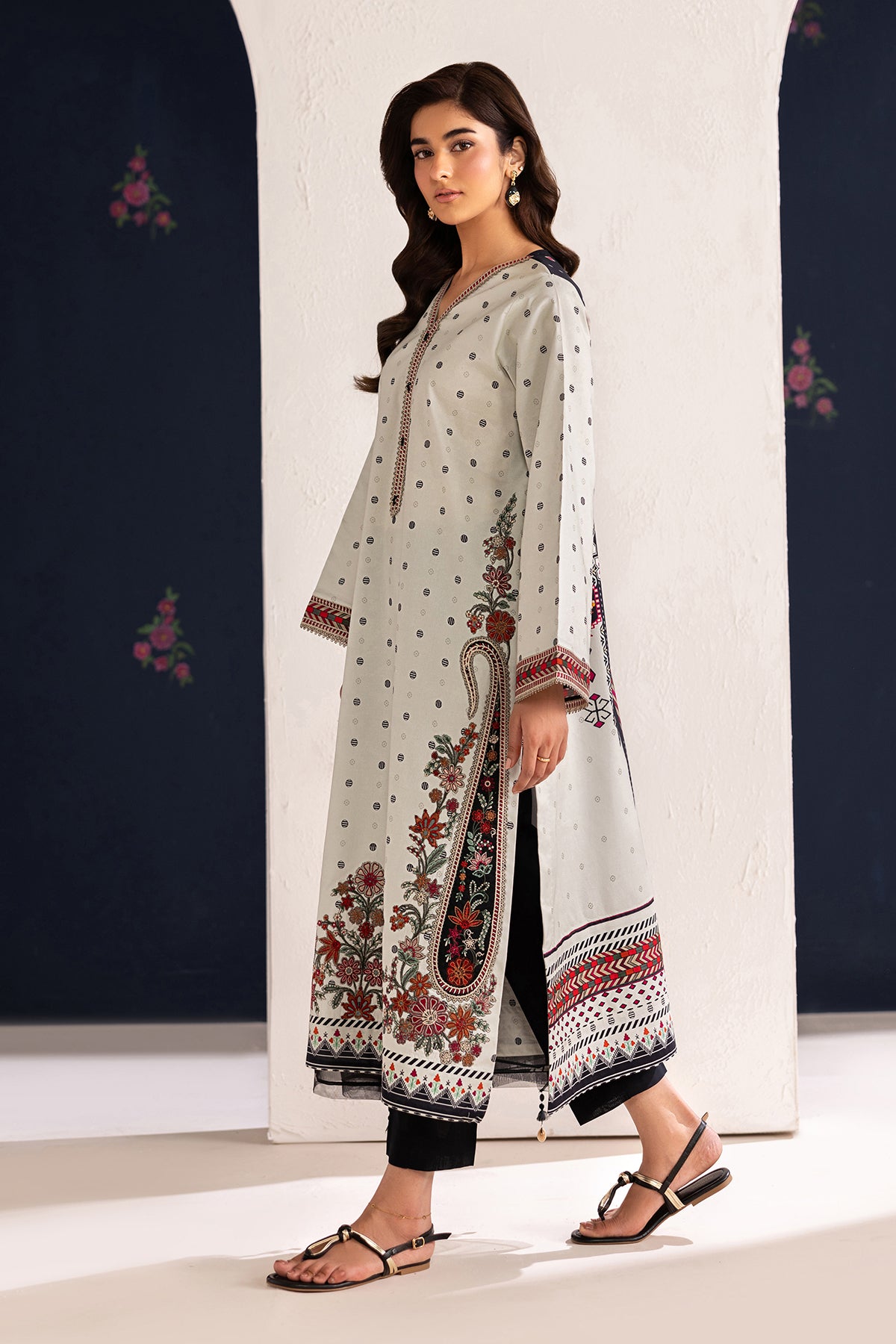 EMBROIDERED LAWN UF-4455