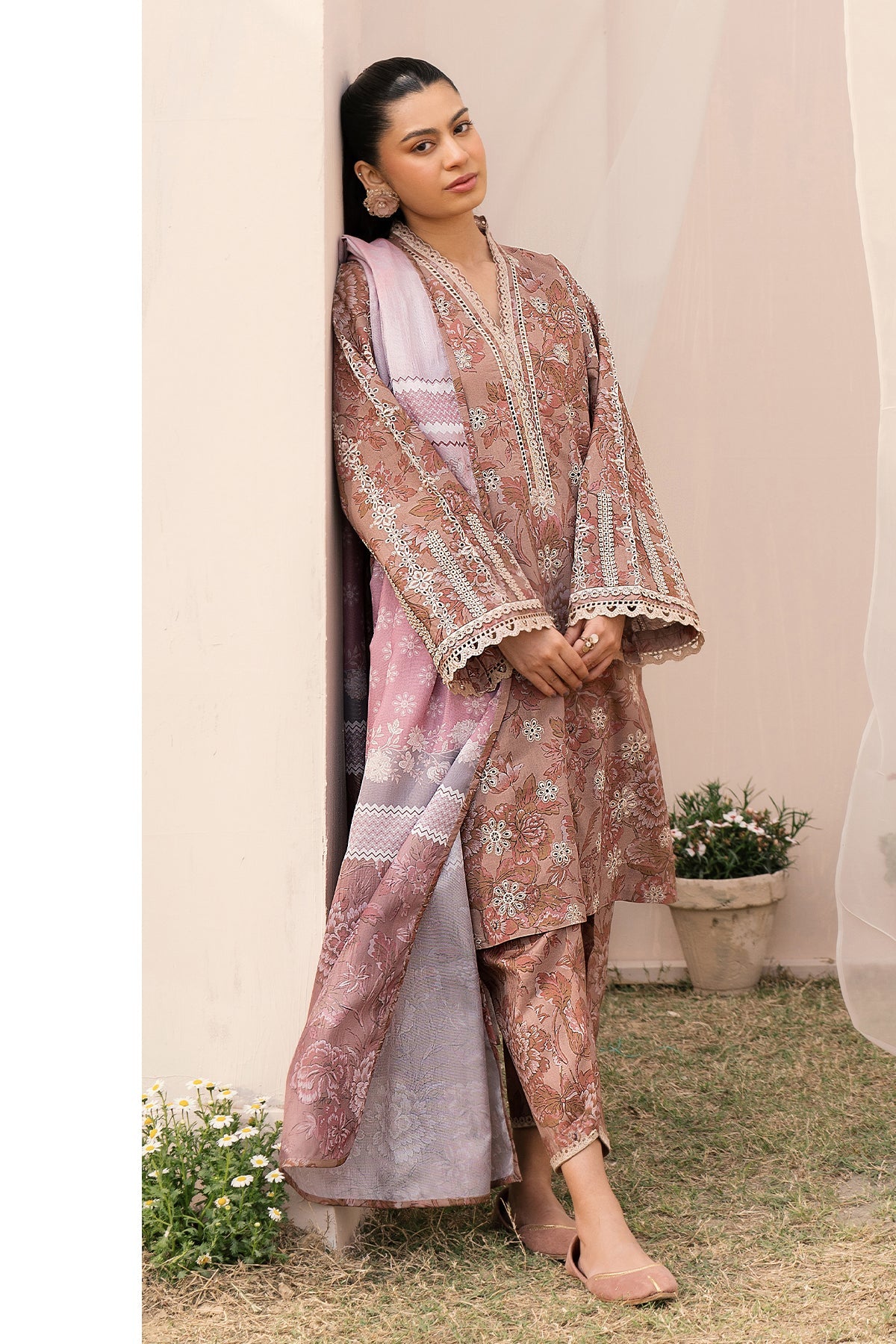 EMBROIDERED PRINTED LAWN SF-602