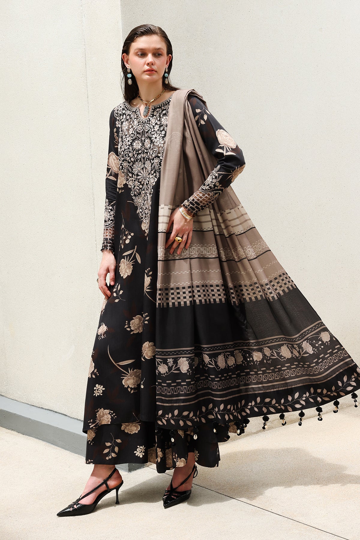 EMBROIDERED VISCOSE SILK UF-4625