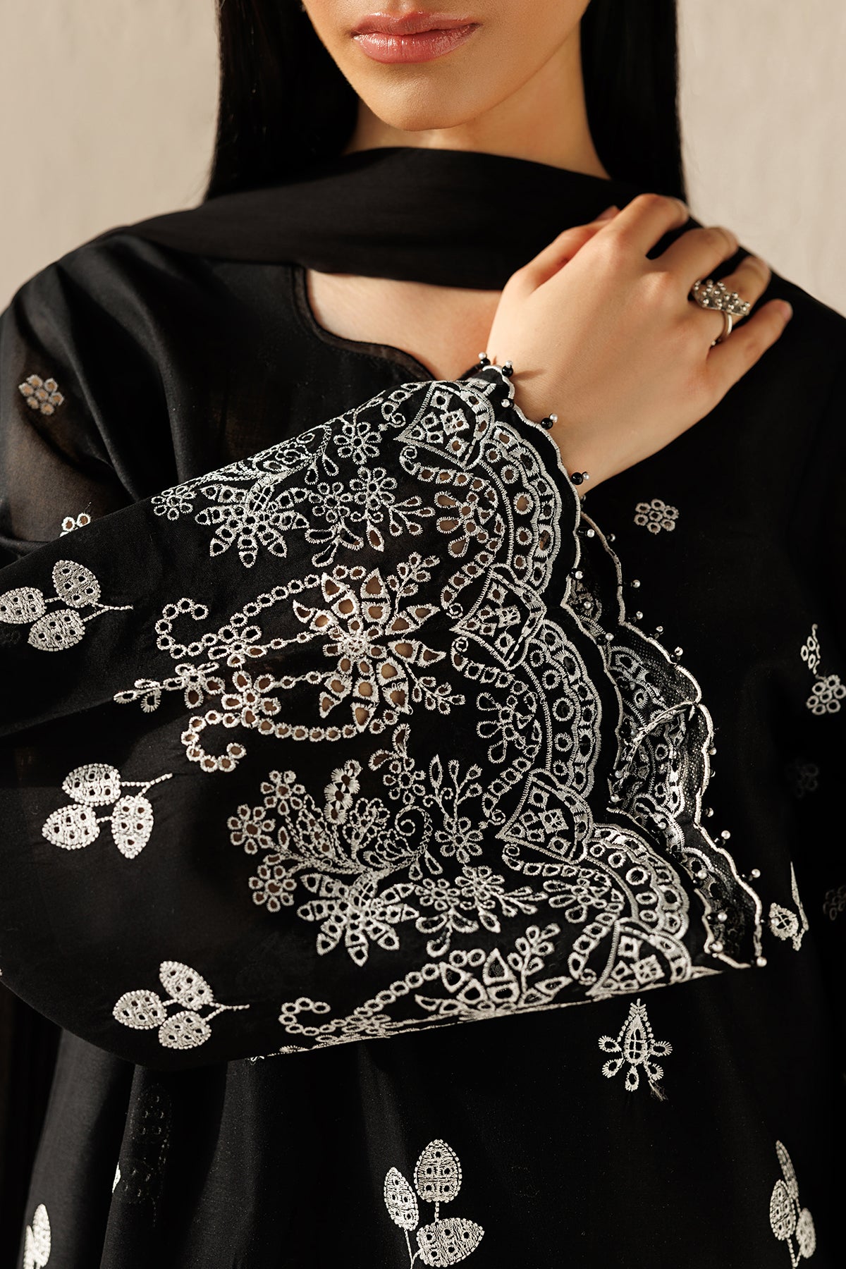 EMBROIDERED LAWN UF-4522