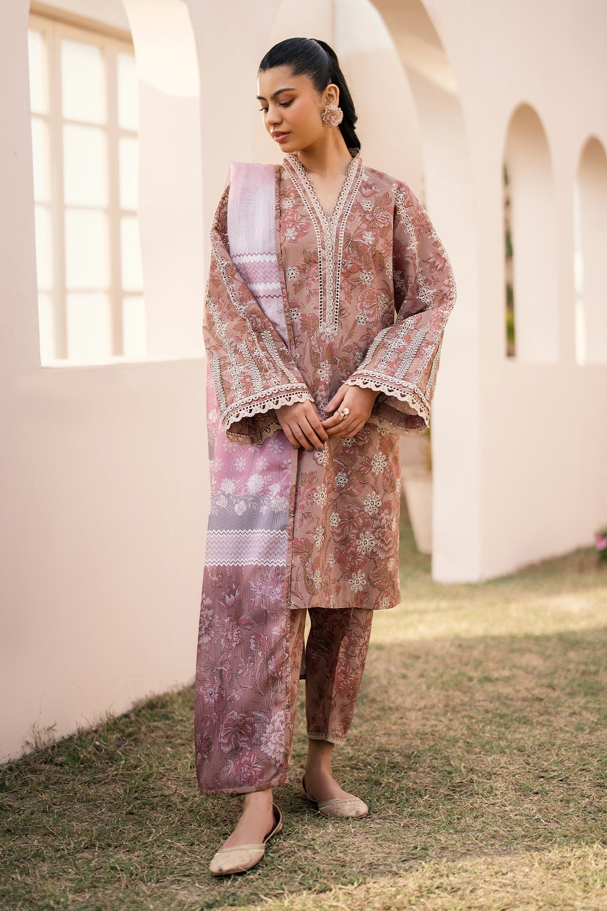 EMBROIDERED PRINTED LAWN SF-602