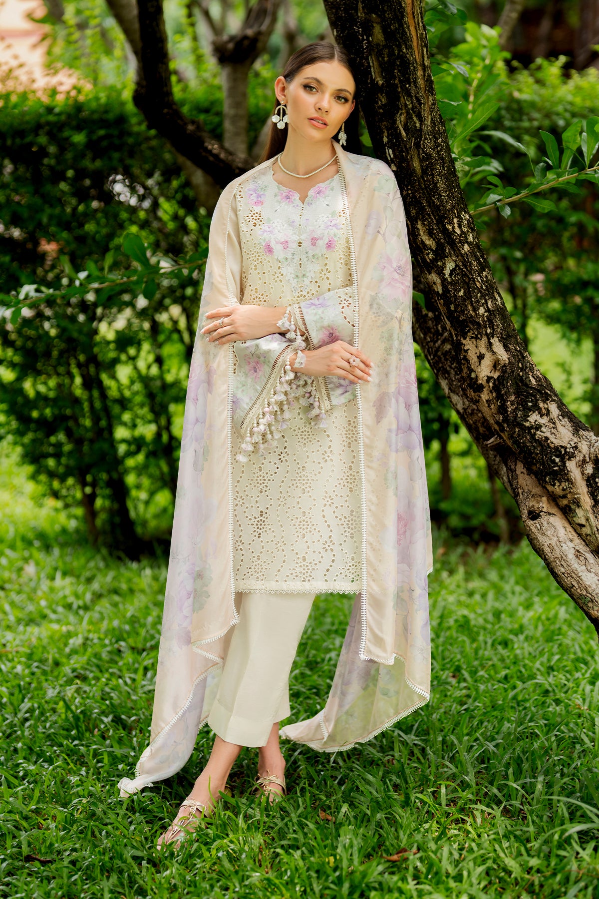 EMBROIDERED SCHIFFLI PR-1175