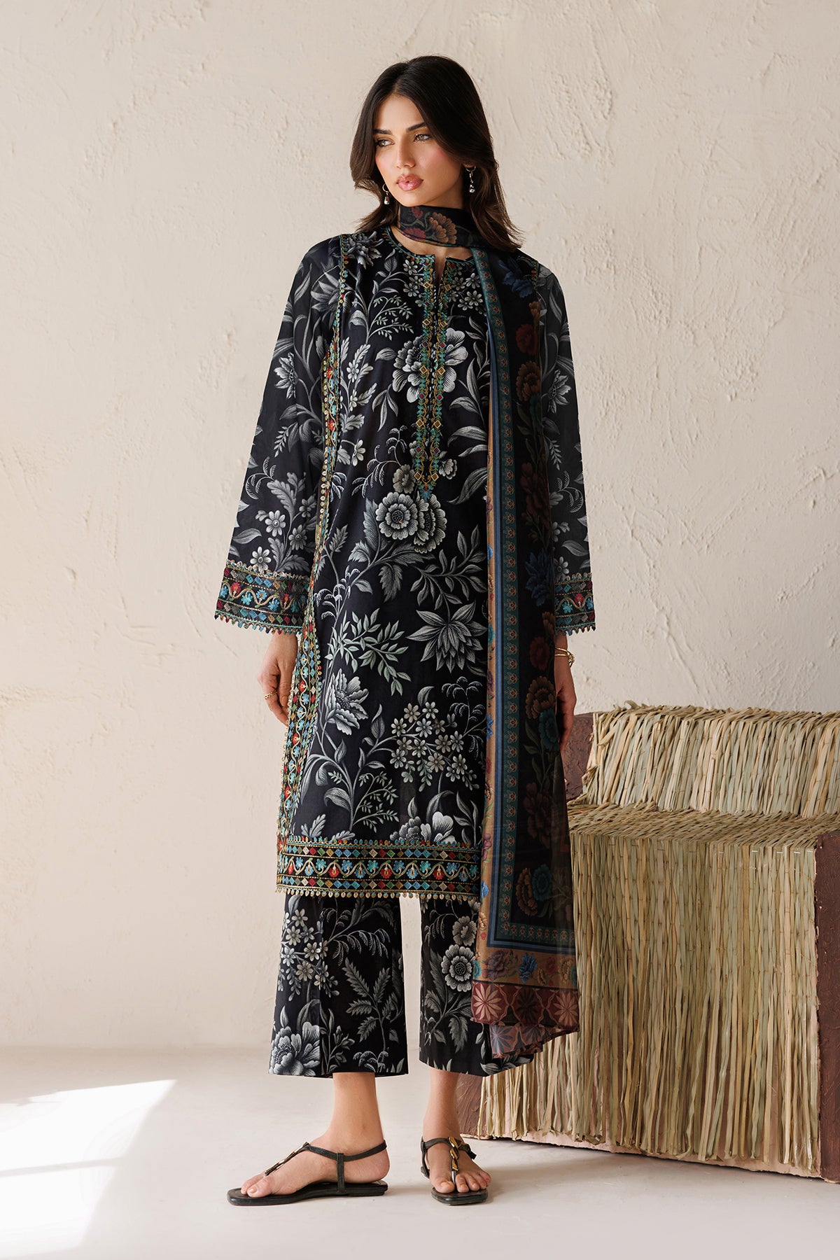 EMBROIDERED LAWN UF-4516