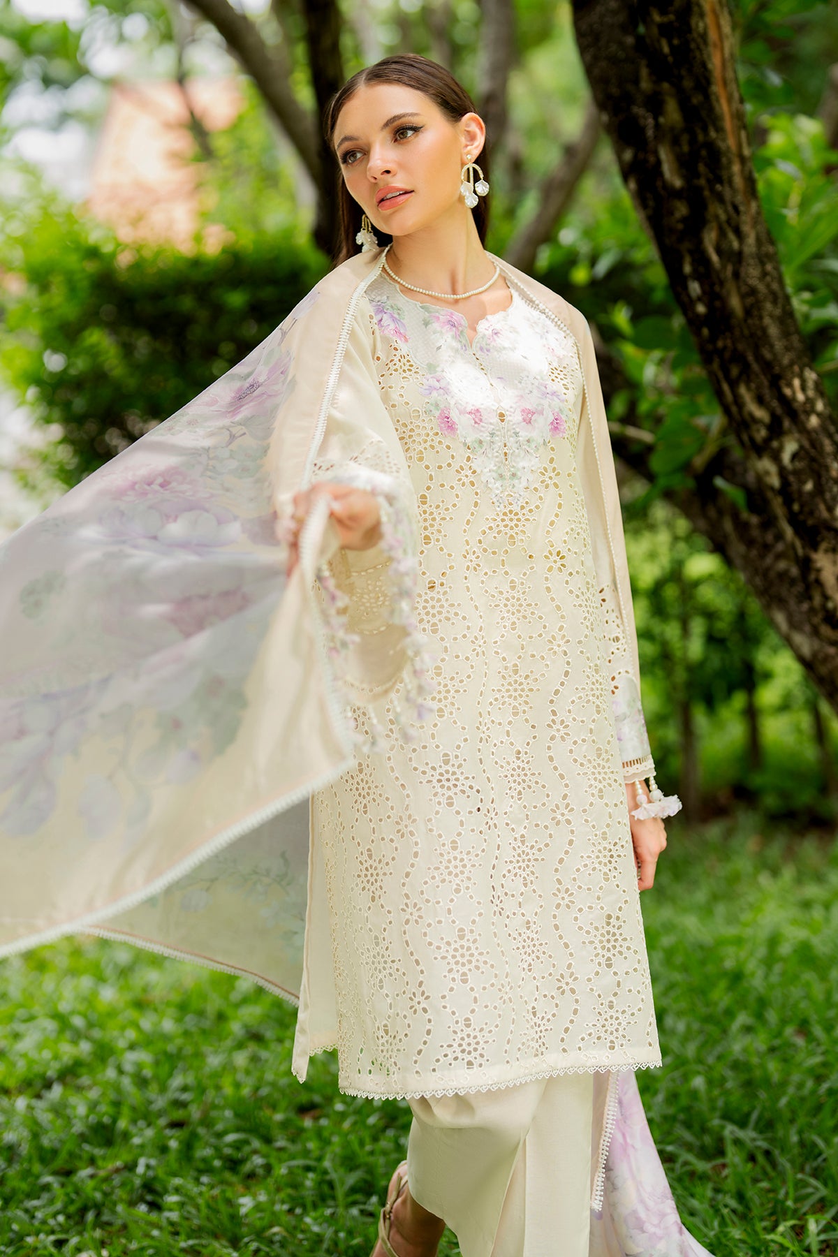 EMBROIDERED SCHIFFLI PR-1175