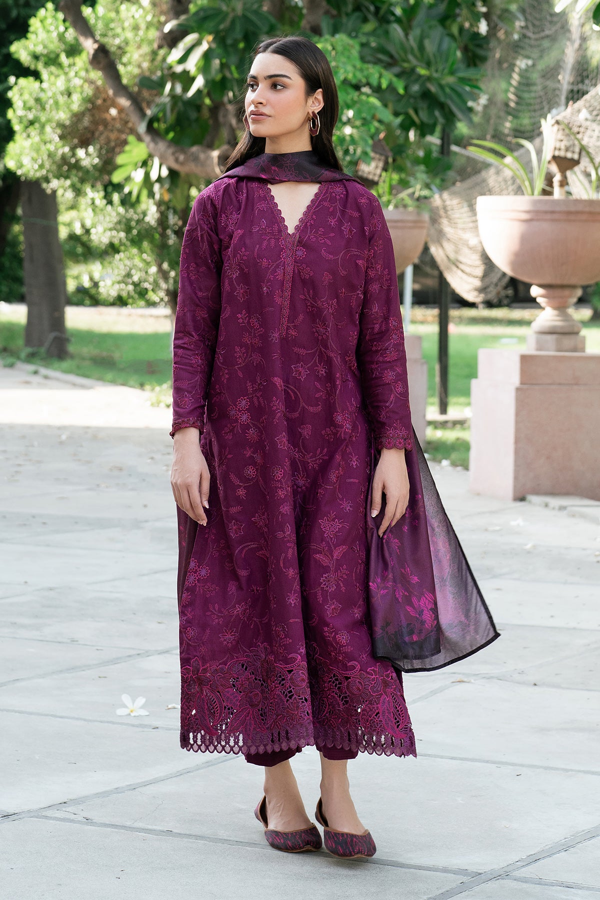 EMBROIDERED KHADDAR SF-4002