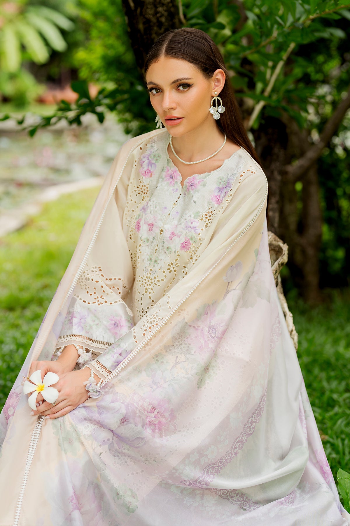 EMBROIDERED SCHIFFLI PR-1175