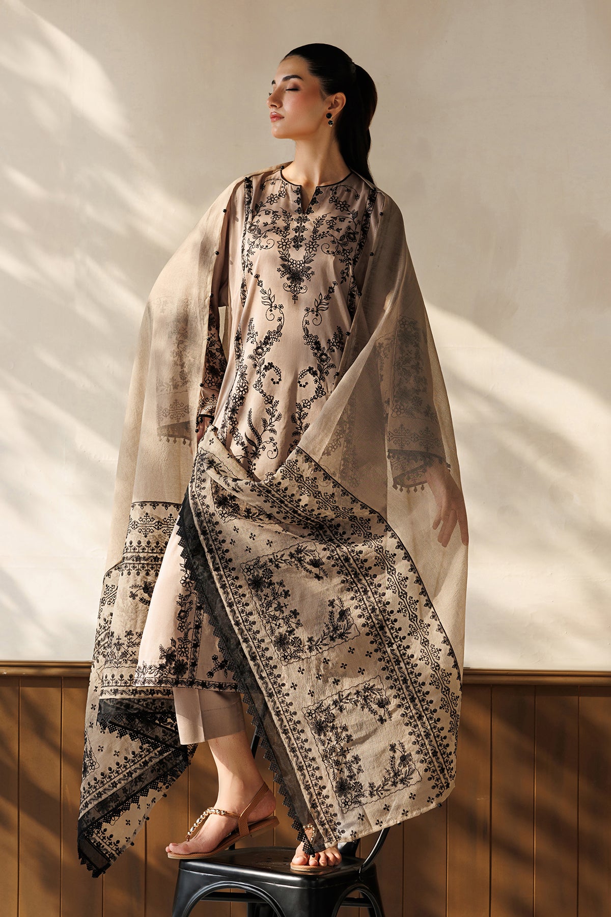 EMBROIDERED LAWN SF-4502