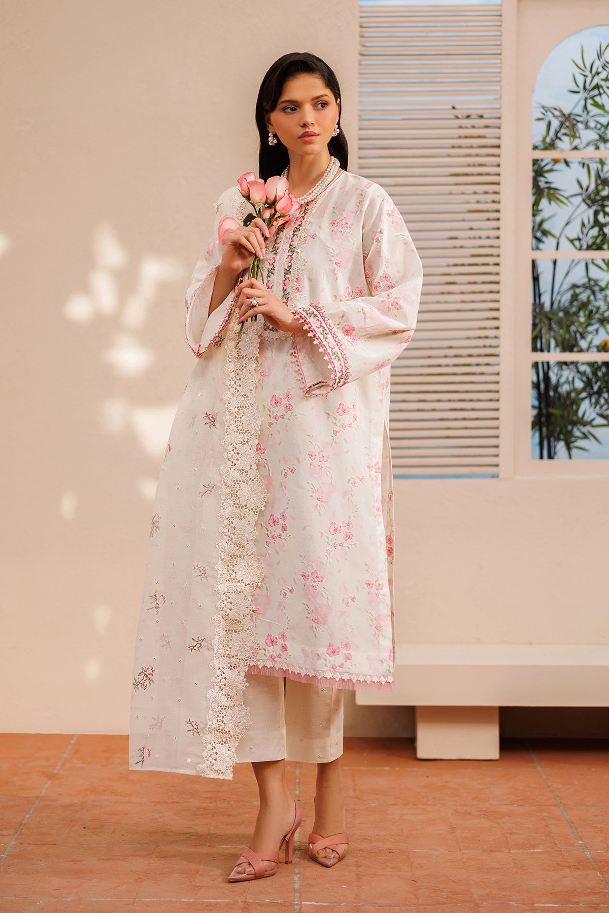 EMBROIDERED LAWN UF-4392