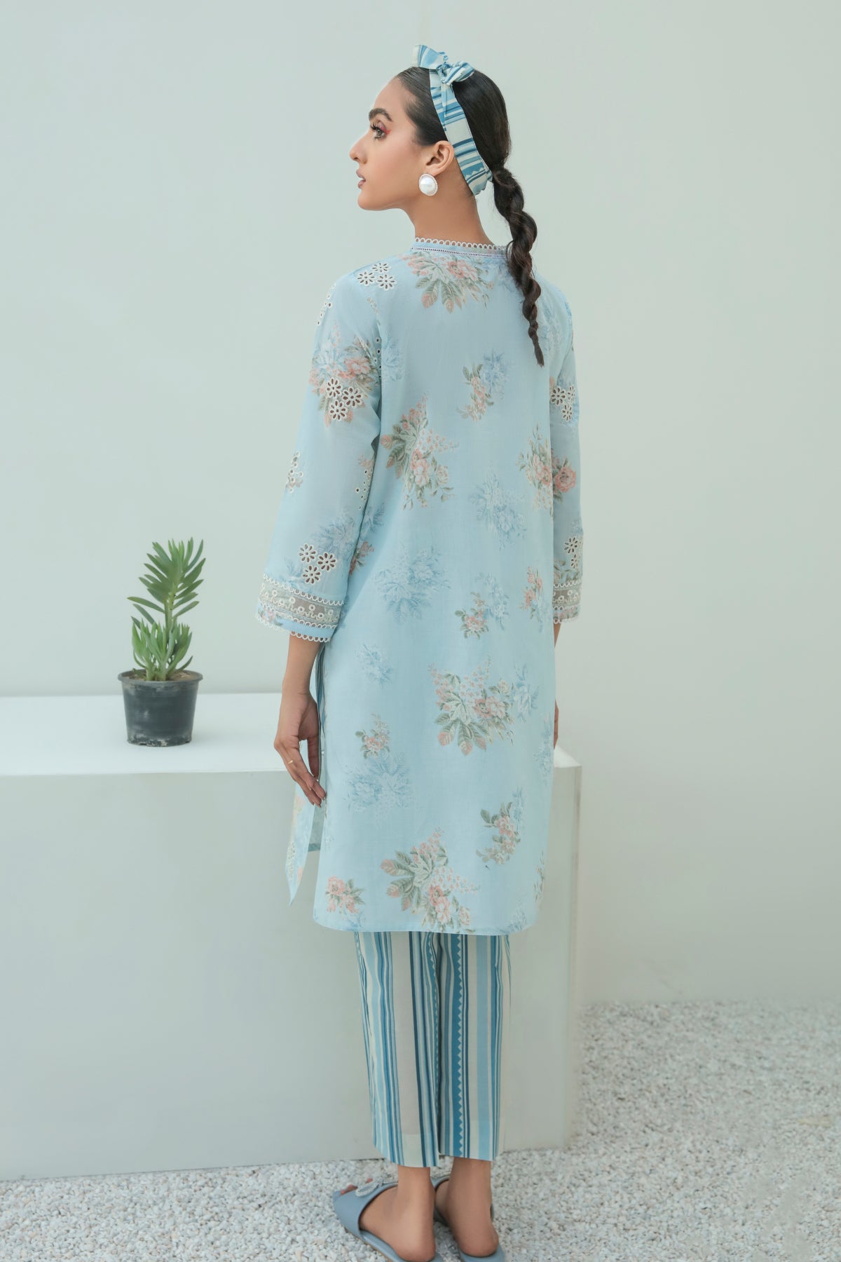EMBROIDERED LAWN PR-622
